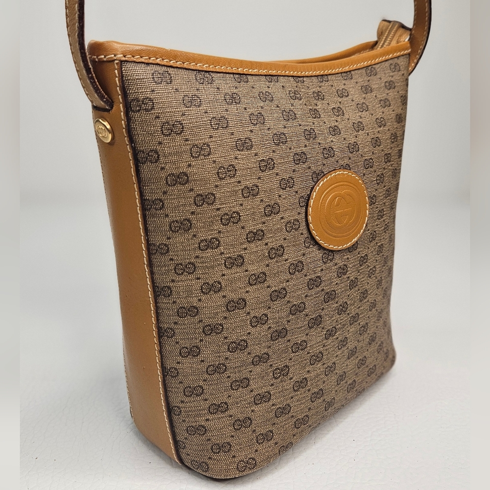 Authentic Gucci Crossbody Shoulder Supreme Monogram Purse